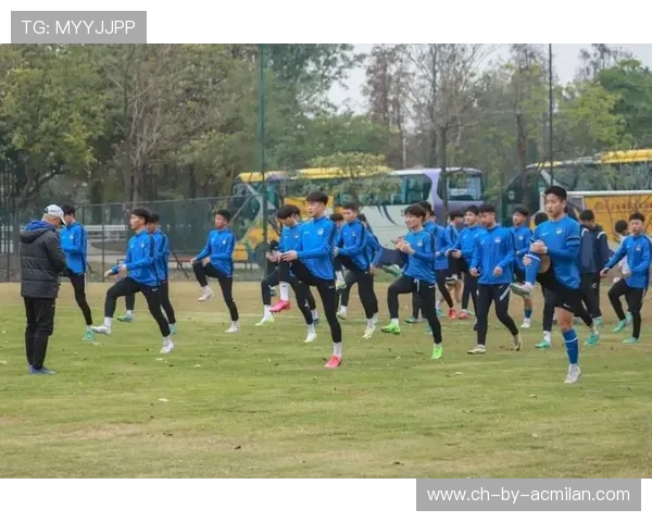 “青训明星教练引领，培养新一代足球精英”，足球青训球员有工资吗