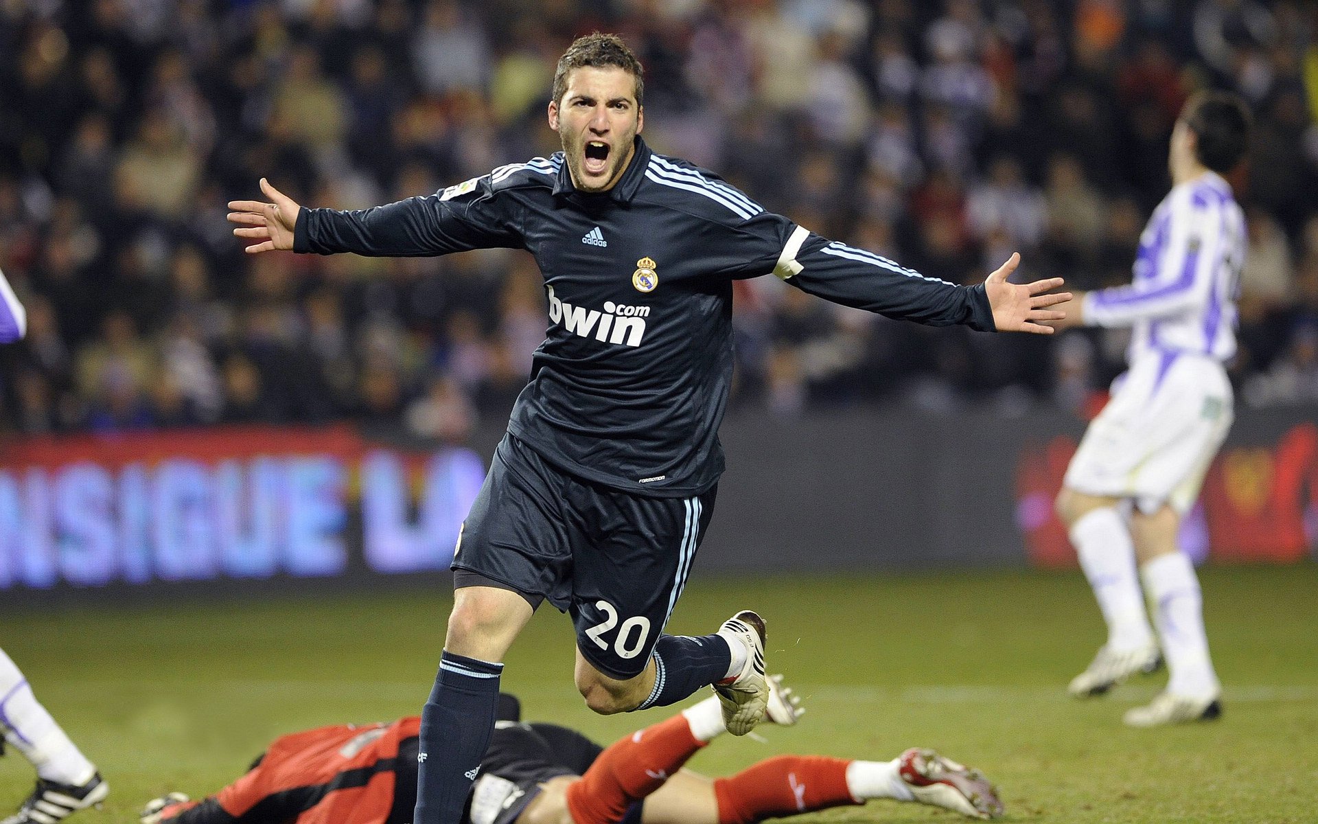 米兰体育app入口-各大联赛天王:年度得分王和助攻王赢家,得分王数量排名